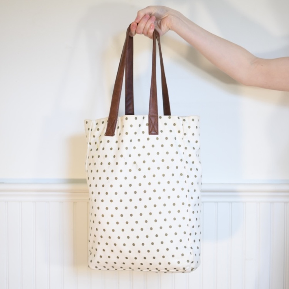 Canvas polka dot bag with Vegan Leather straps
